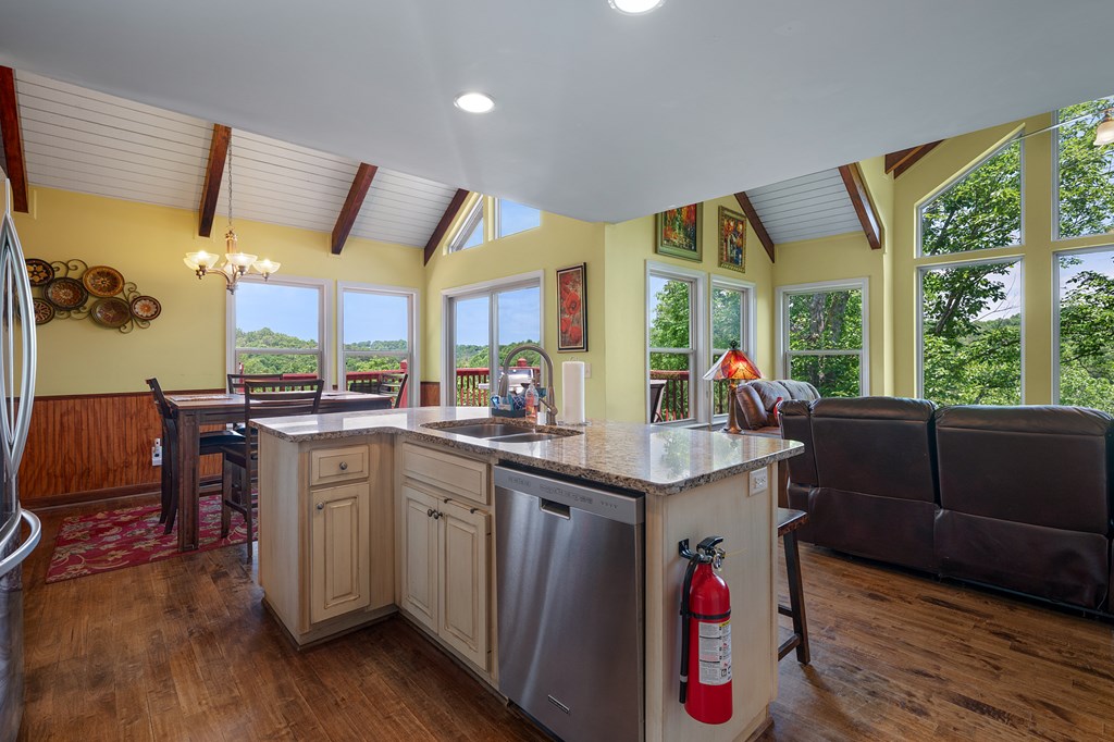 561 Summit Lane
