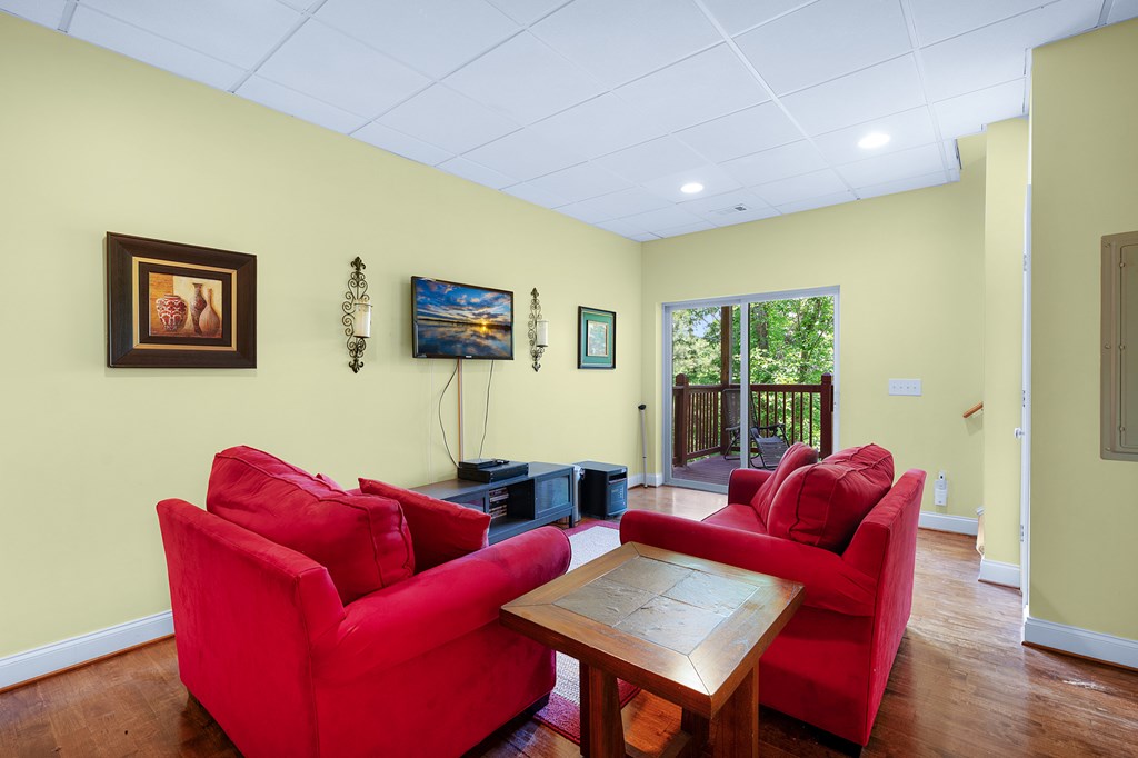 561 Summit Lane
