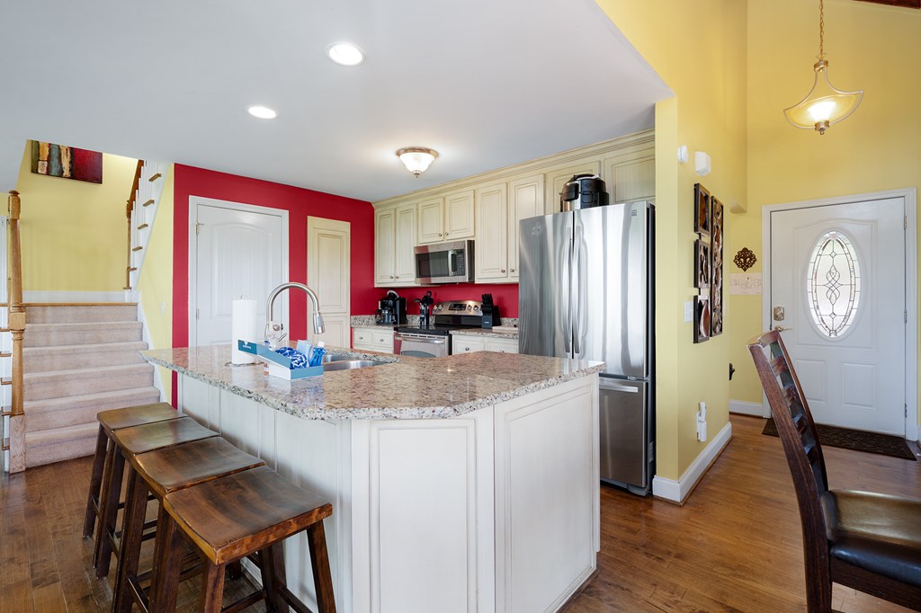 561 Summit Lane