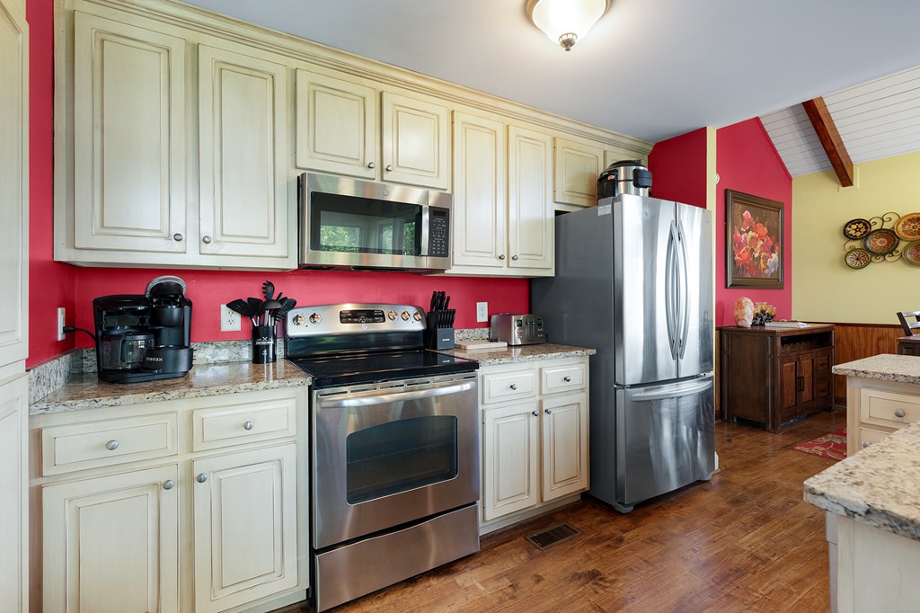 561 Summit Lane