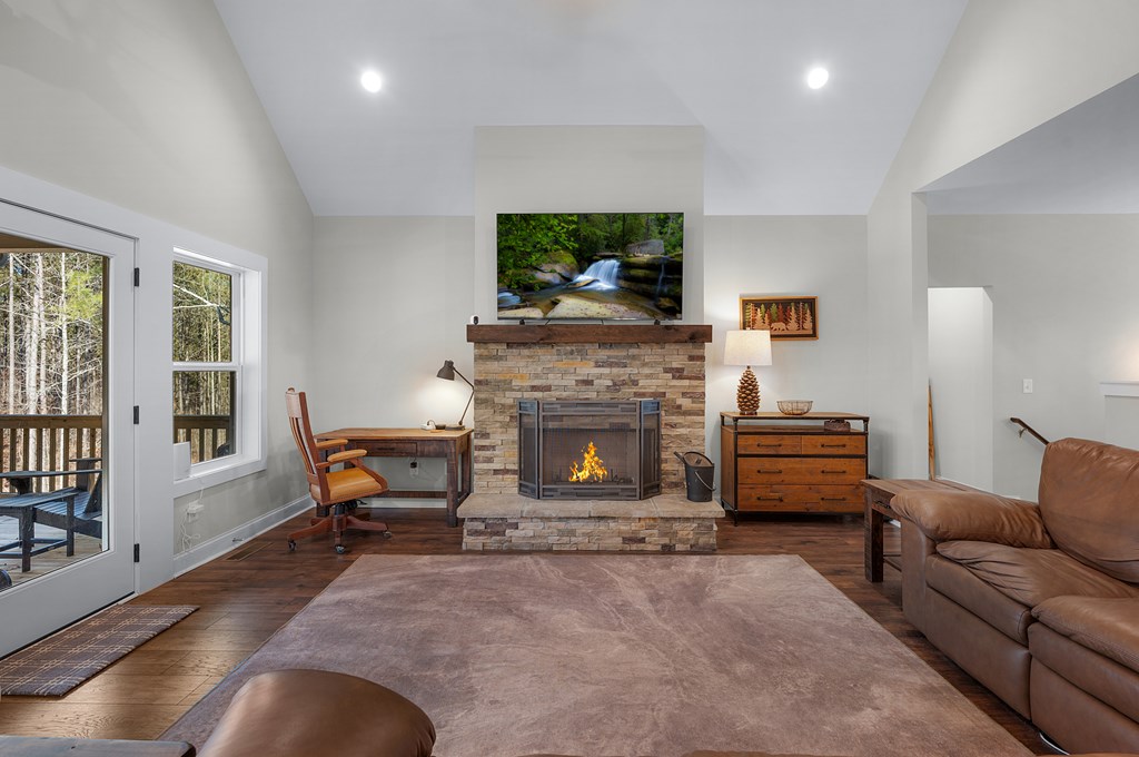 218 Oakwood Lane