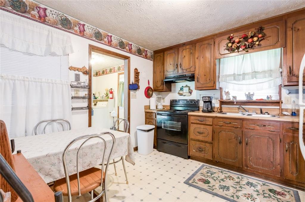 168 Hickory Glen Way