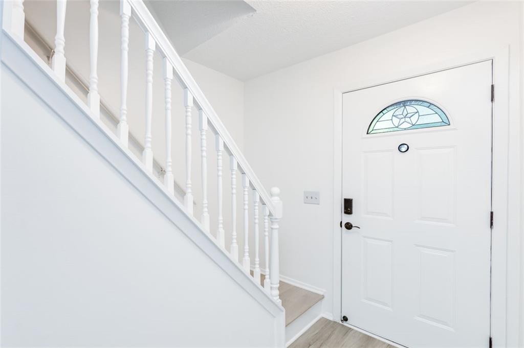 2206 Queen Anne Court