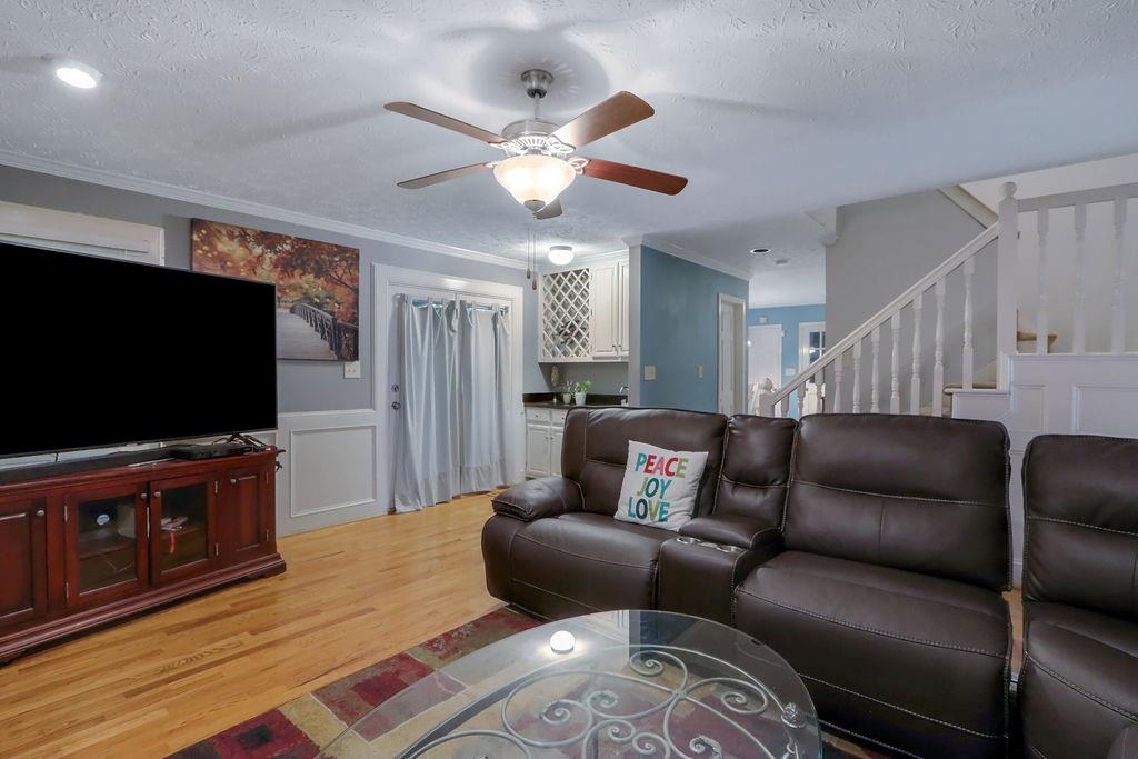 1184 HURST PARK Court