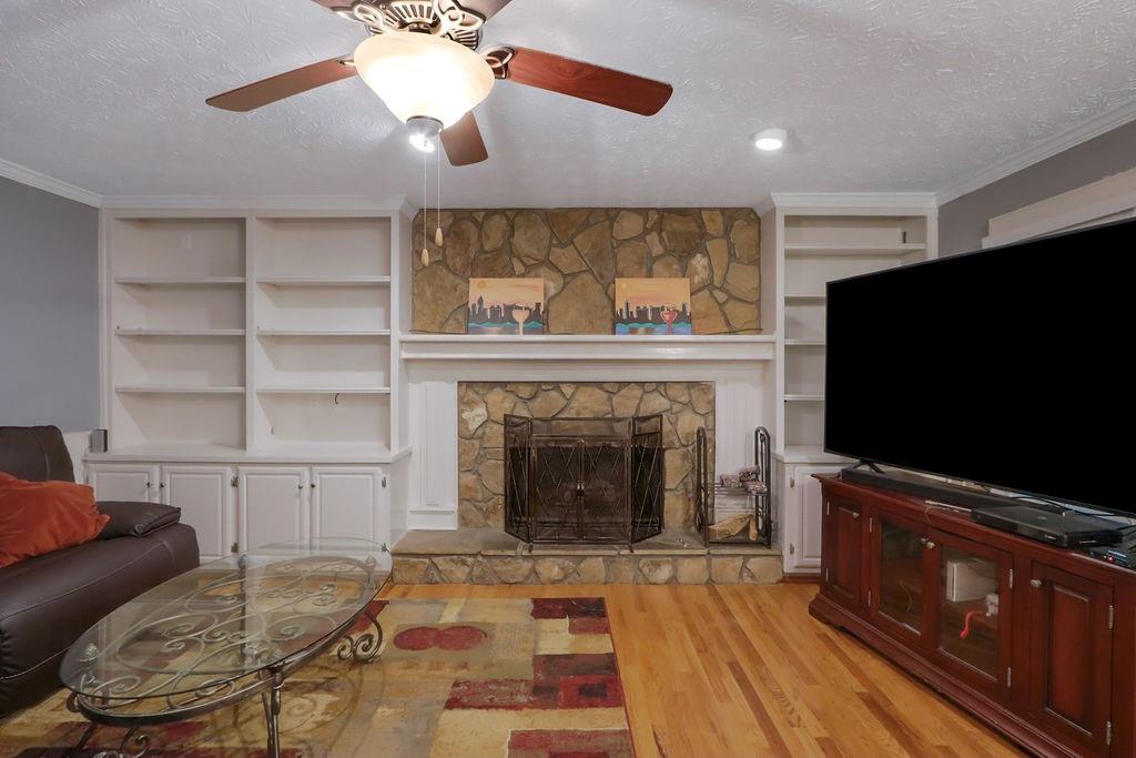 1184 HURST PARK Court