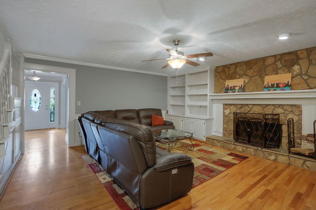 1184 HURST PARK Court