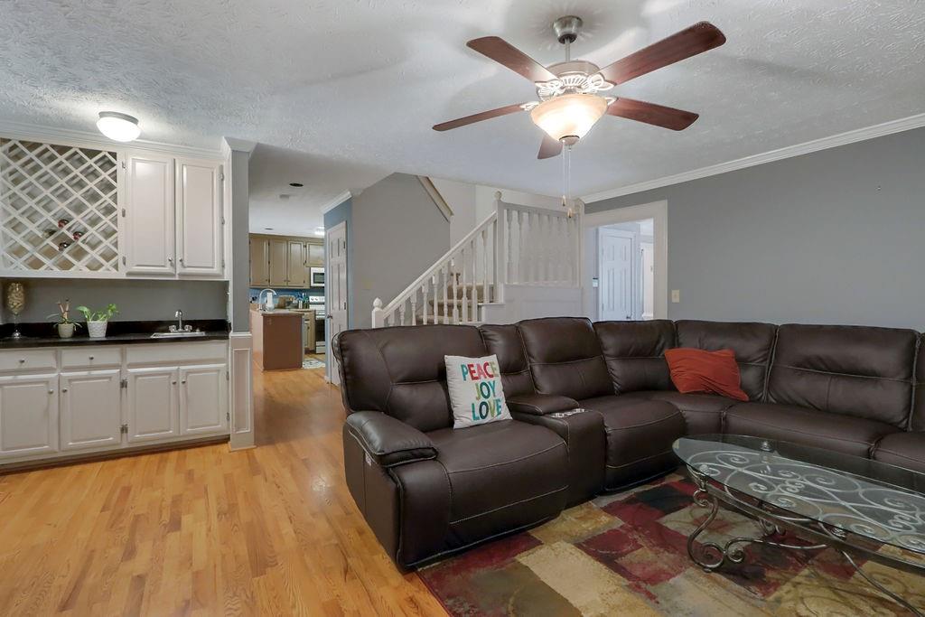 1184 HURST PARK Court