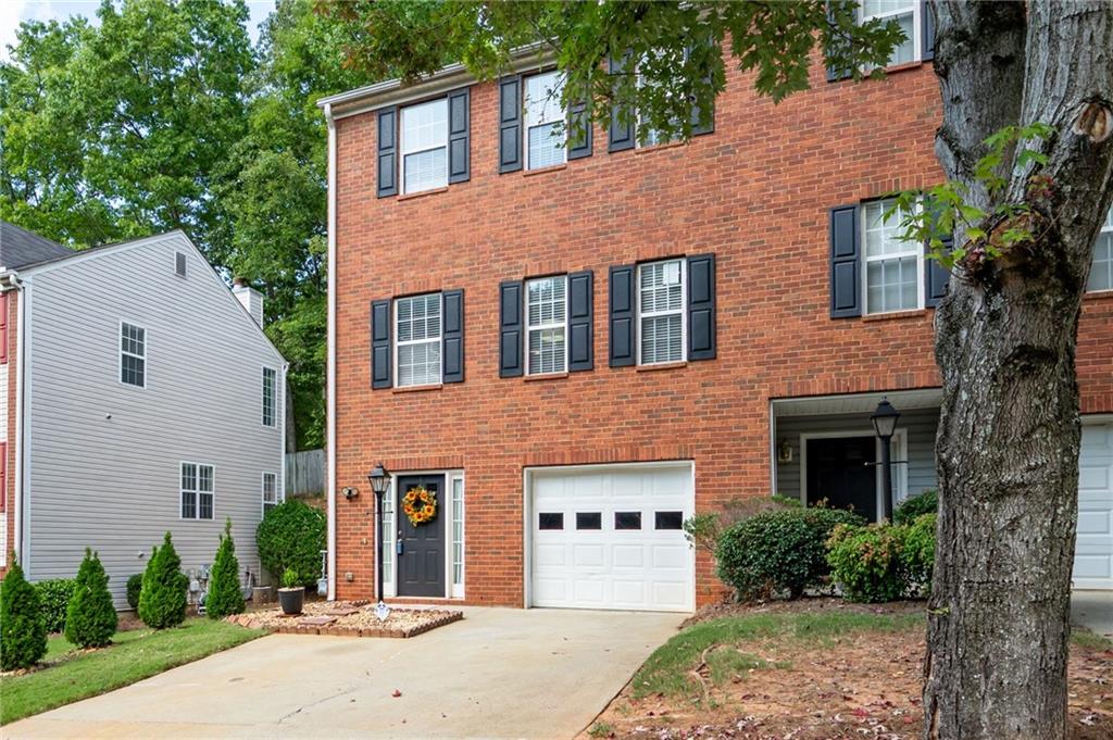 2464 Stonegate Drive NW