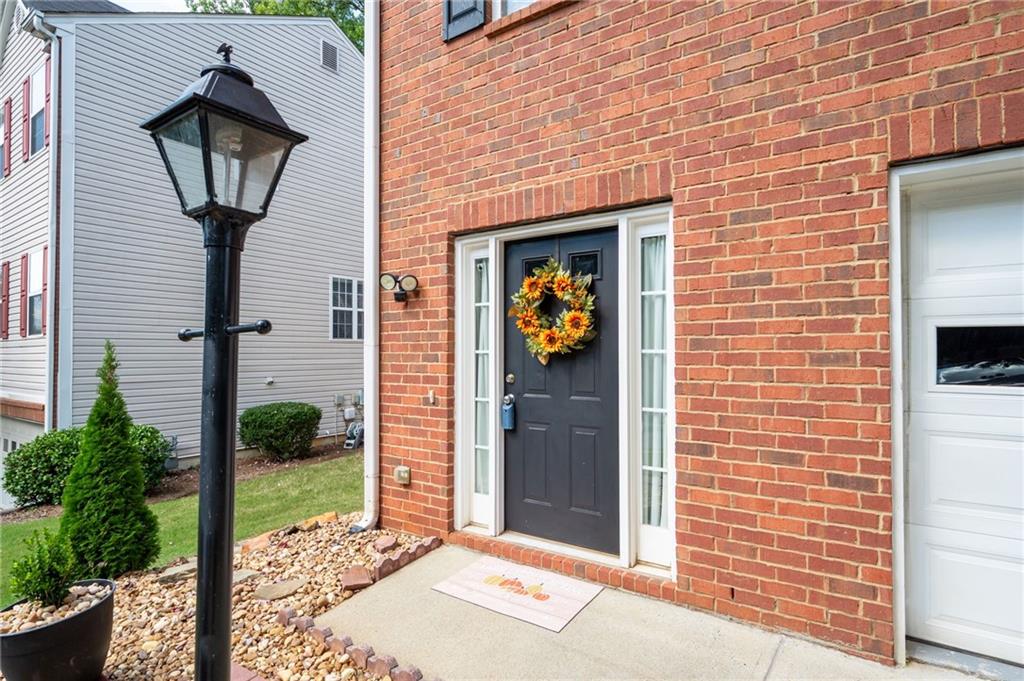 2464 Stonegate Drive NW