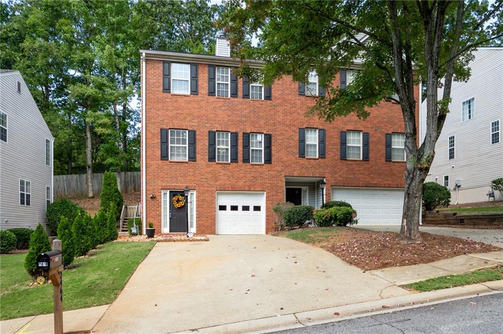 2464 Stonegate Drive NW