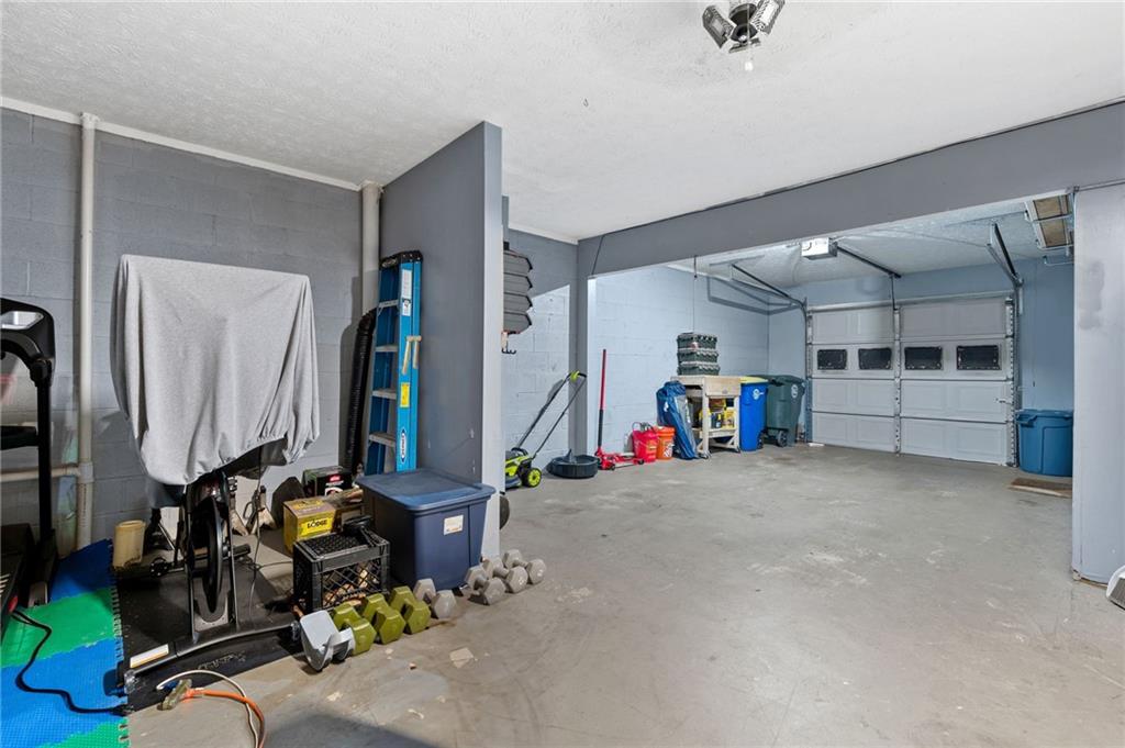 2464 Stonegate Drive NW