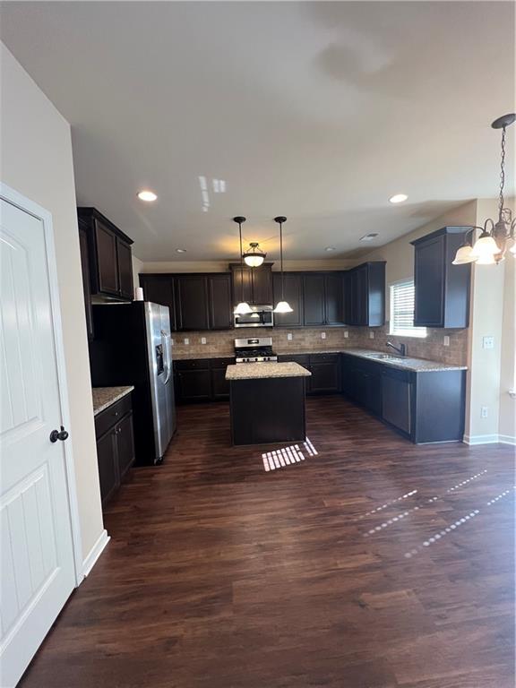 2331 Alexander Top Place