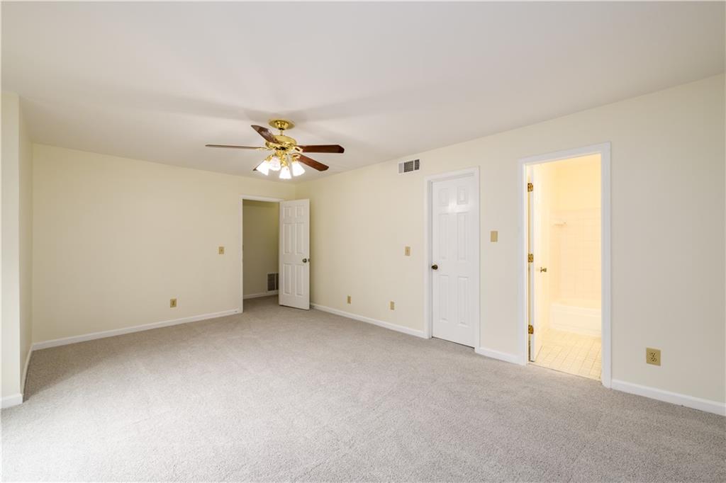 1746 WOODCLIFF Place NE