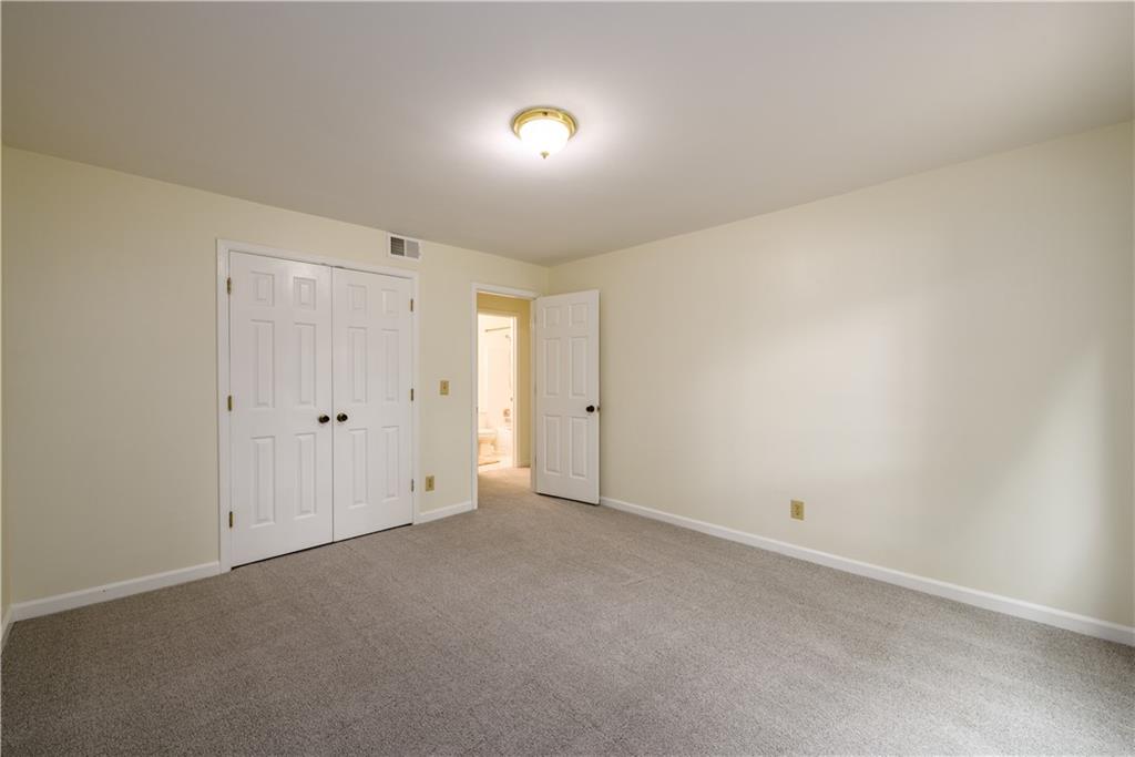 1746 WOODCLIFF Place NE