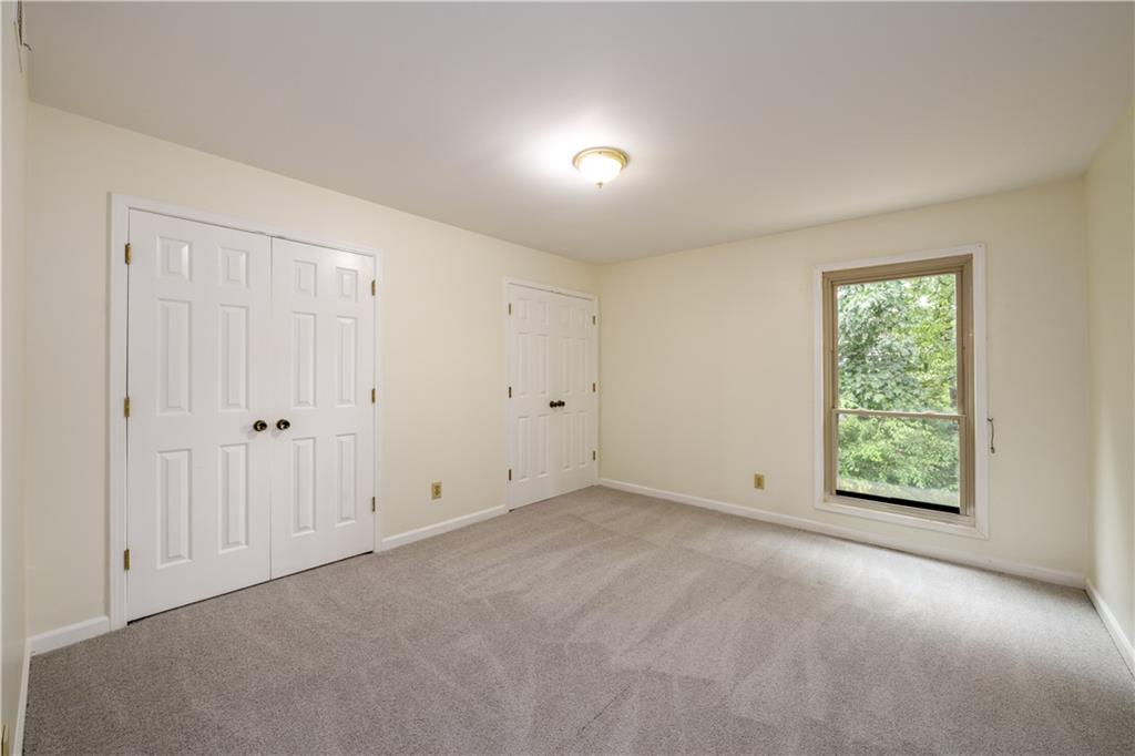 1746 WOODCLIFF Place NE