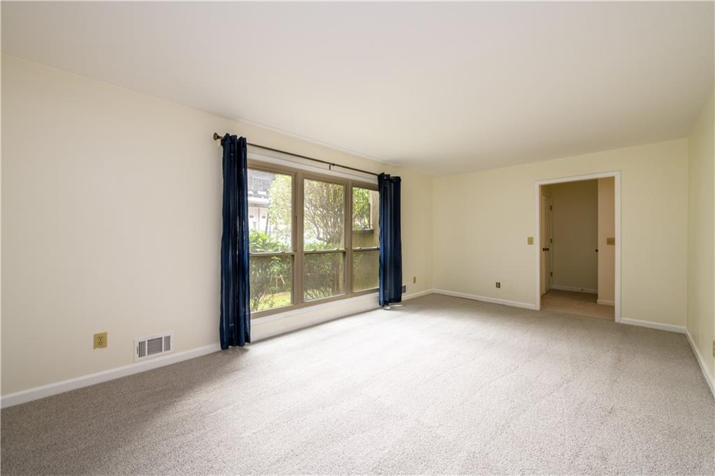 1746 WOODCLIFF Place NE