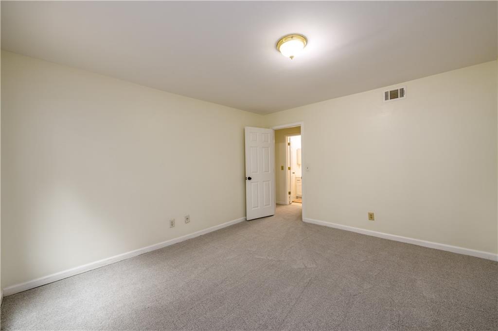 1746 WOODCLIFF Place NE