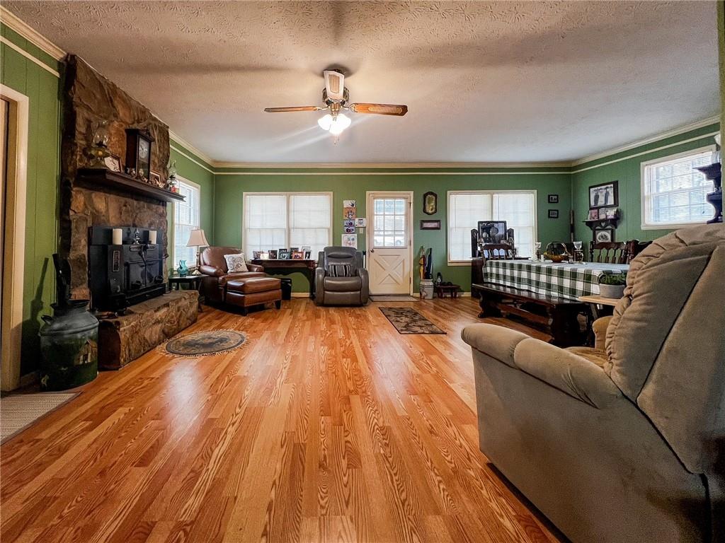 609 Creek View Drive