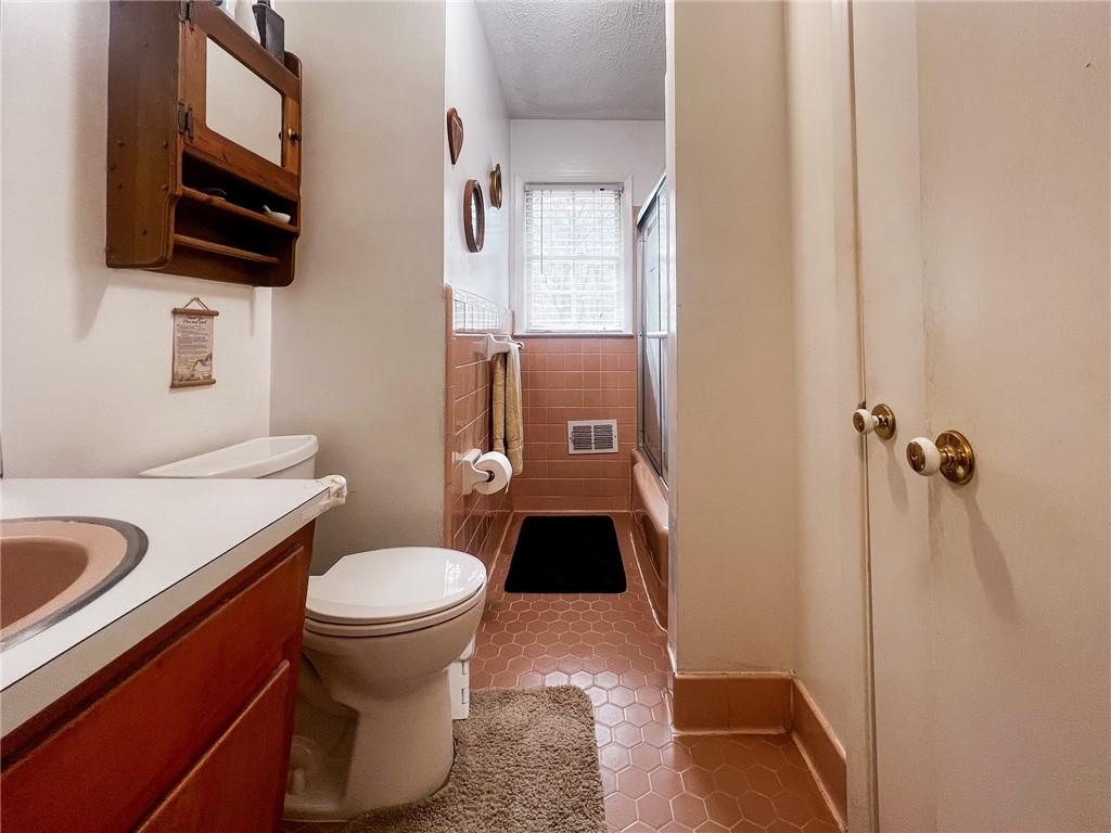 609 Creek View Drive