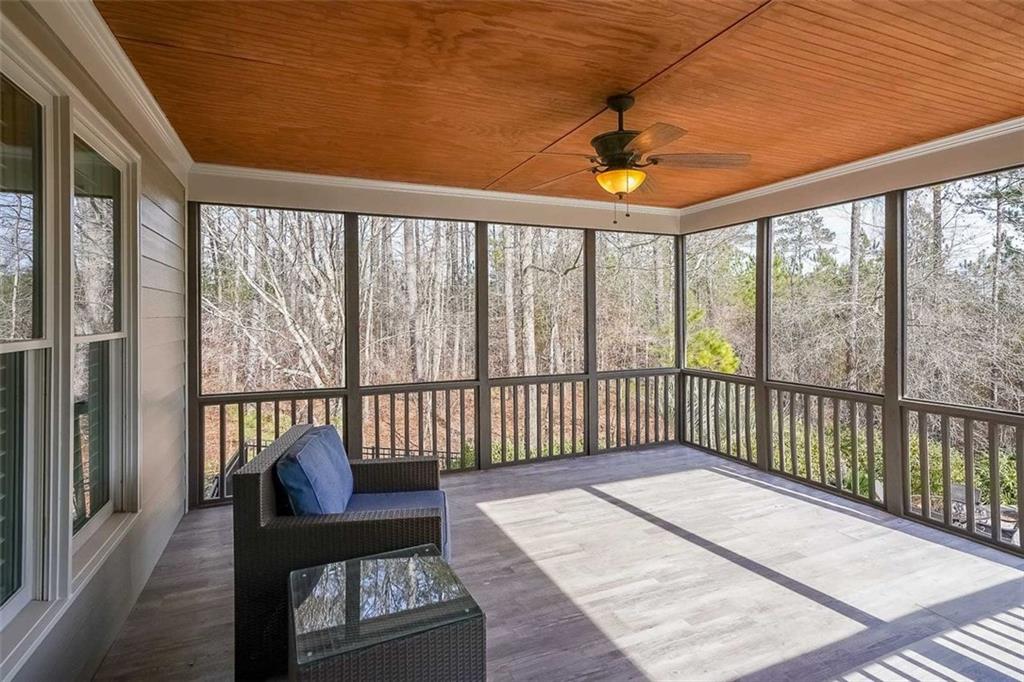 1490 WHITE ROSE Court NW