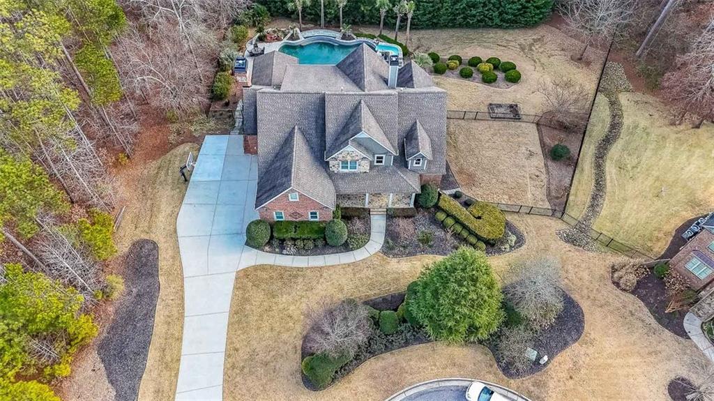 1490 WHITE ROSE Court NW