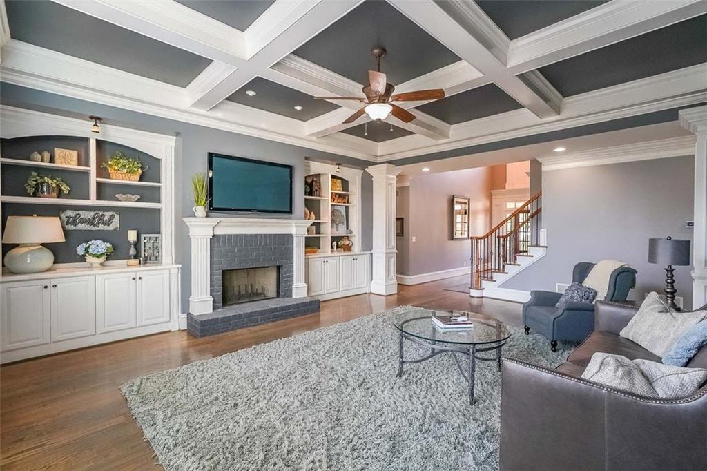 1490 WHITE ROSE Court NW