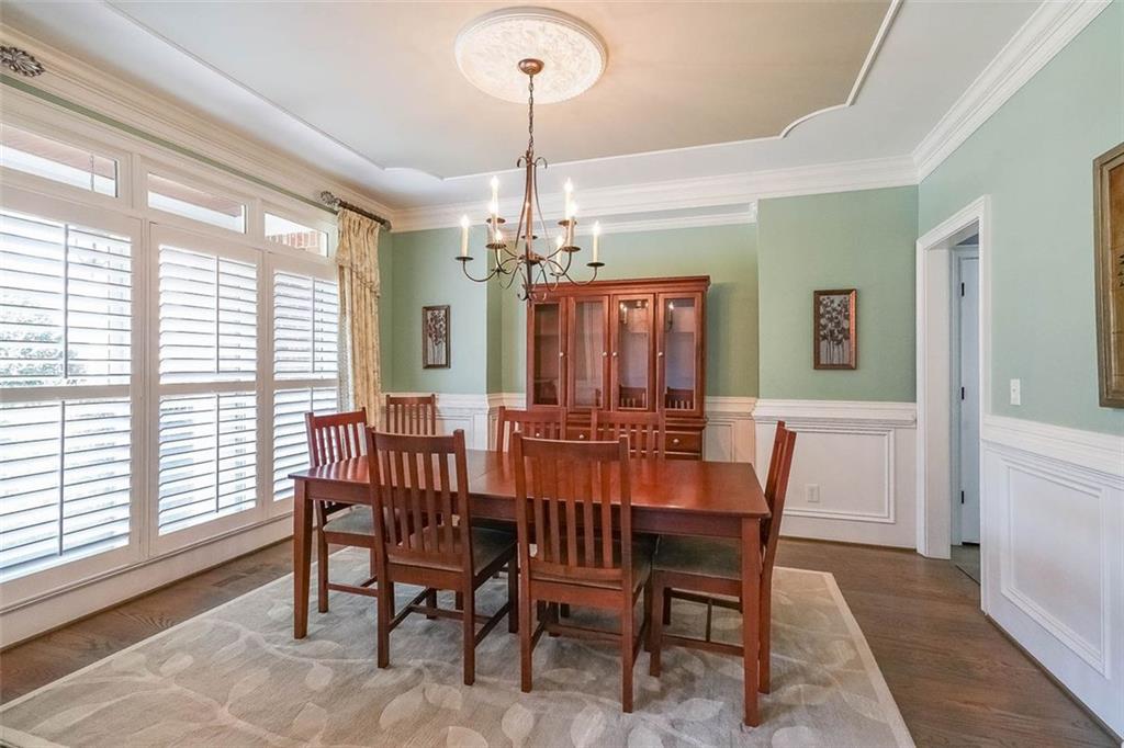 1490 WHITE ROSE Court NW