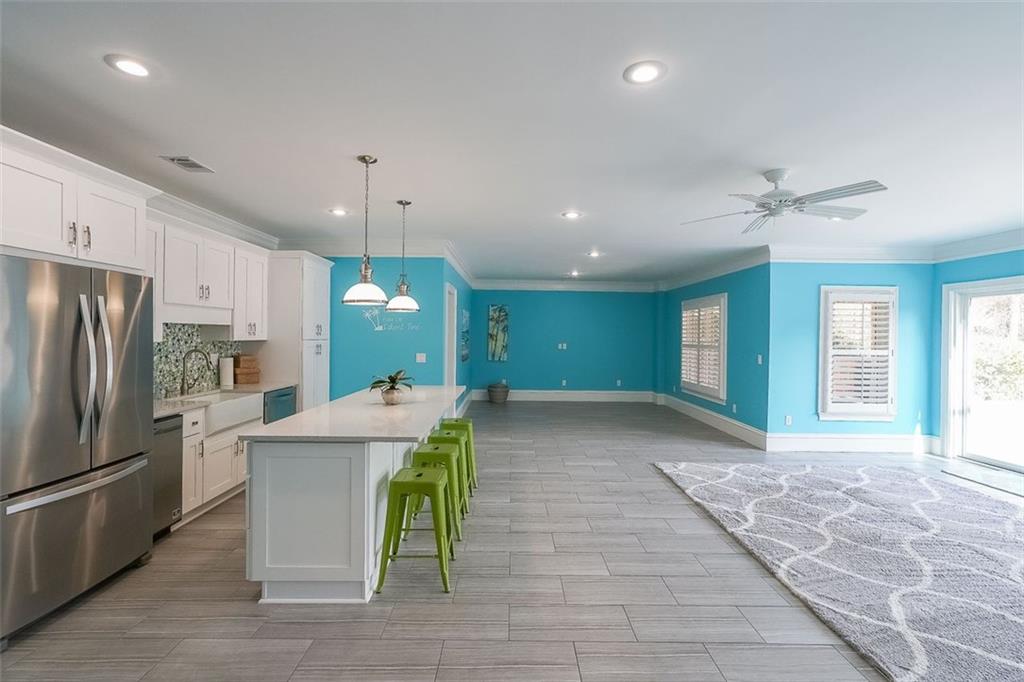 1490 WHITE ROSE Court NW