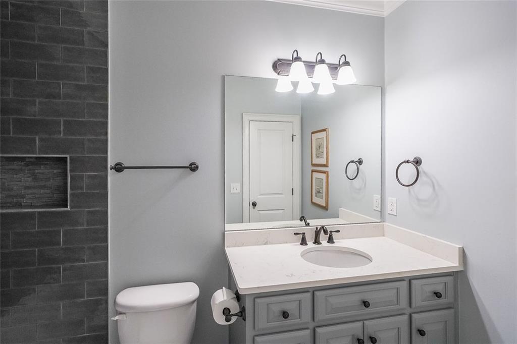 1490 WHITE ROSE Court NW