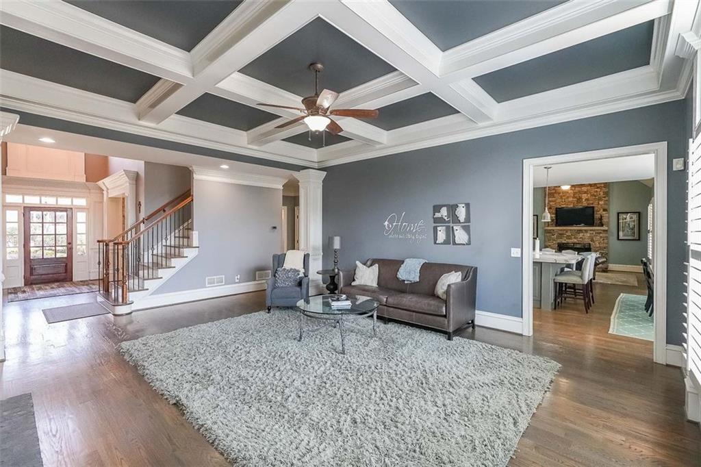 1490 WHITE ROSE Court NW