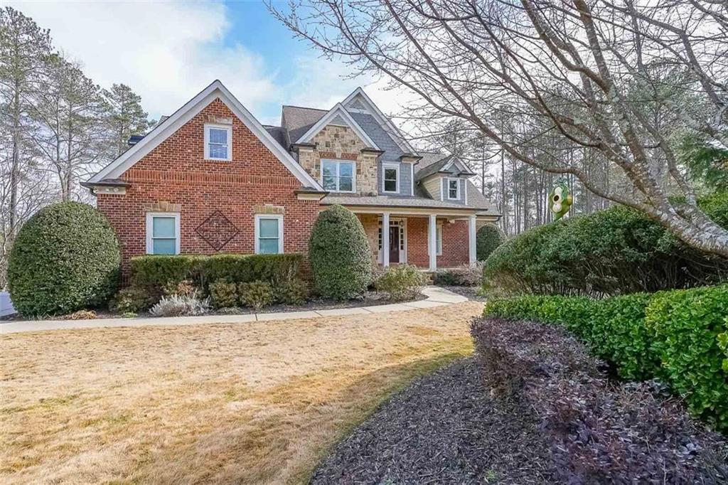 1490 WHITE ROSE Court NW