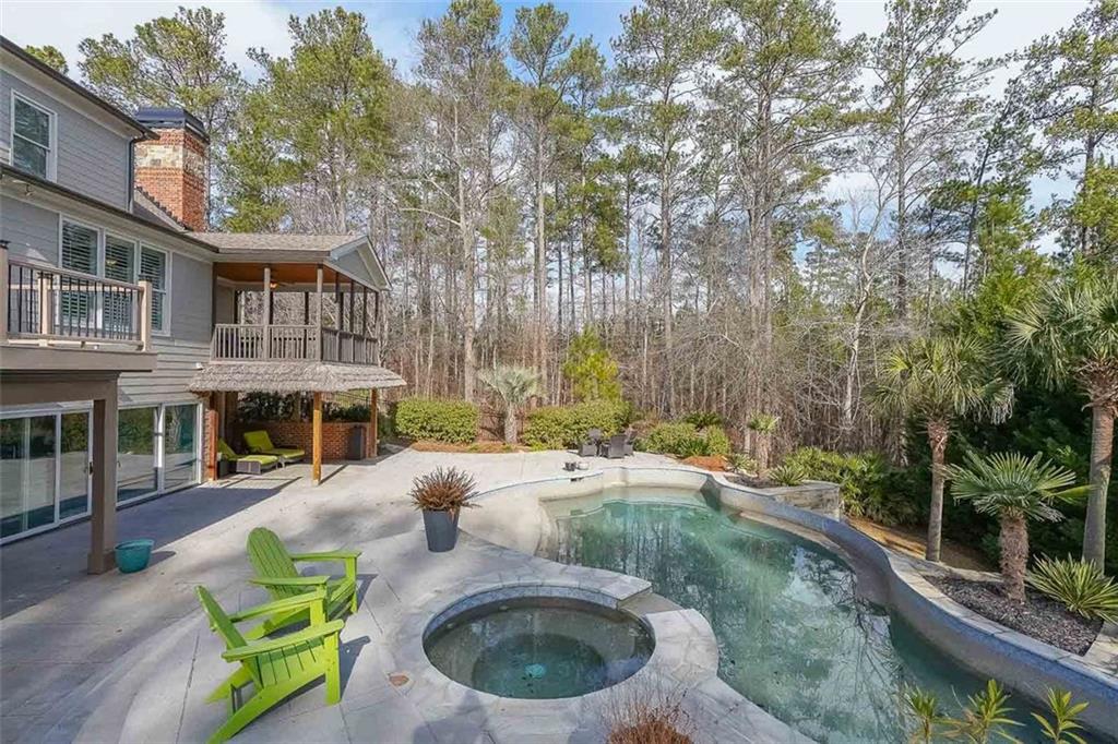 1490 WHITE ROSE Court NW