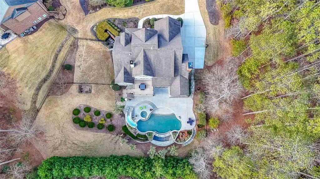 1490 WHITE ROSE Court NW