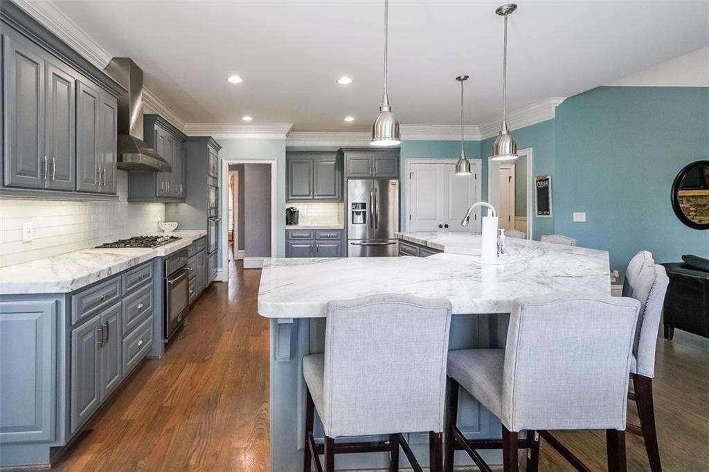 1490 WHITE ROSE Court NW