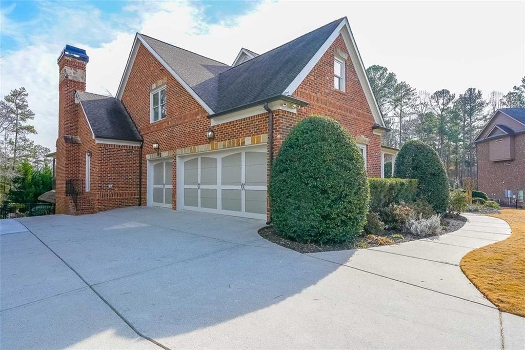 1490 WHITE ROSE Court NW