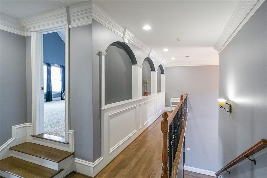 1490 WHITE ROSE Court NW