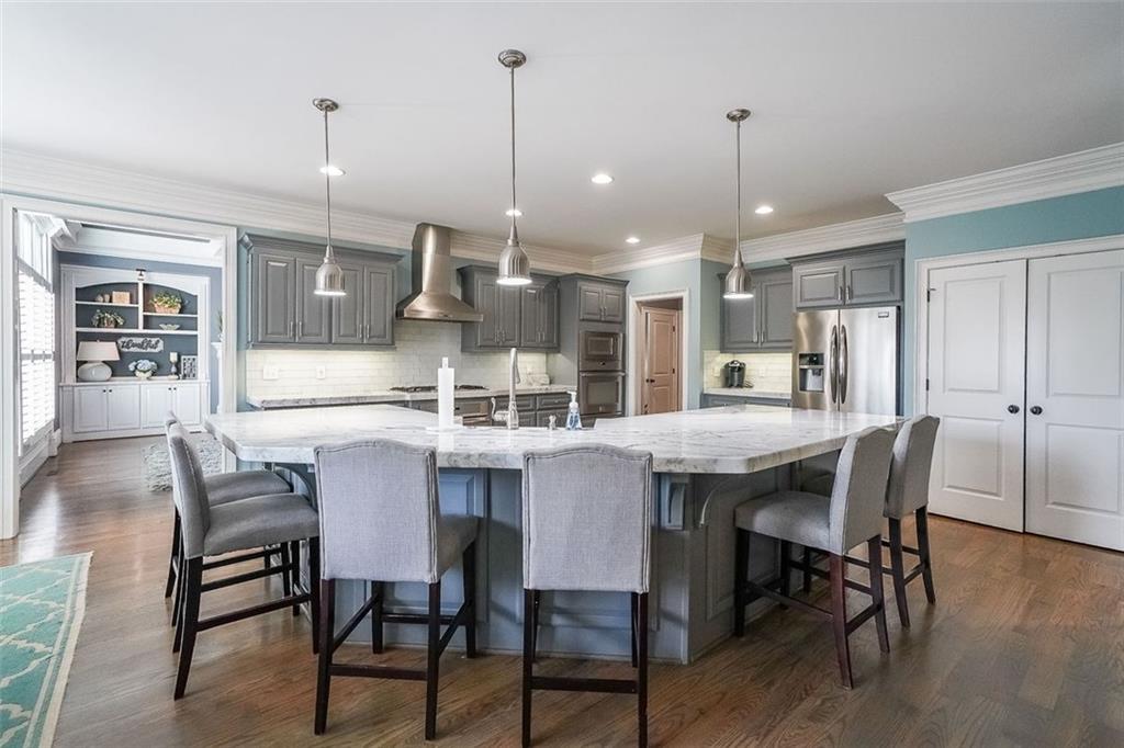 1490 WHITE ROSE Court NW