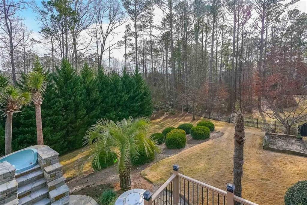 1490 WHITE ROSE Court NW