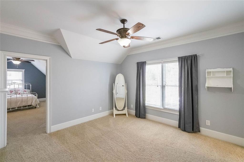 1490 WHITE ROSE Court NW