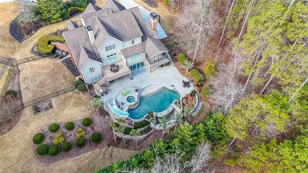 1490 WHITE ROSE Court NW