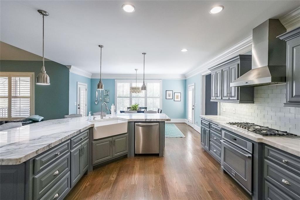 1490 WHITE ROSE Court NW