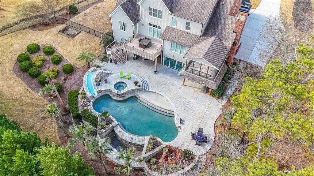 1490 WHITE ROSE Court NW