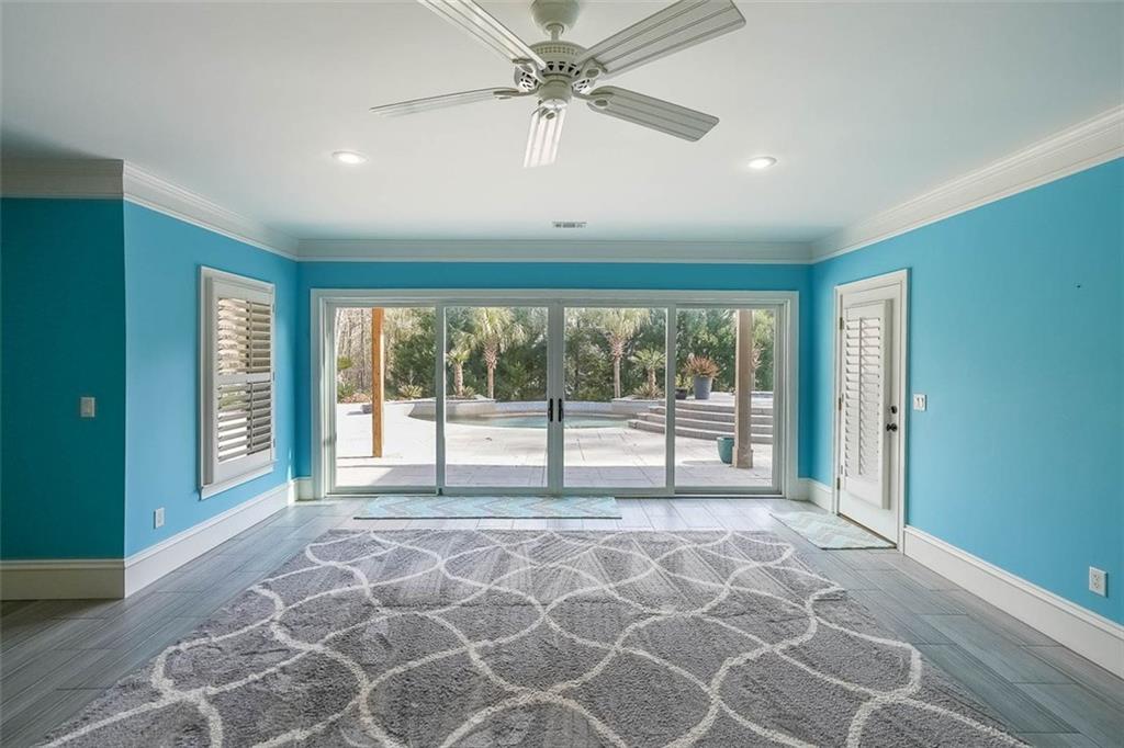 1490 WHITE ROSE Court NW