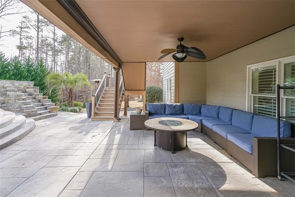 1490 WHITE ROSE Court NW