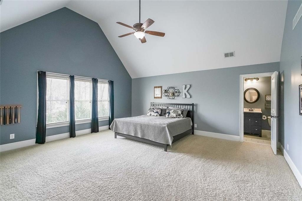 1490 WHITE ROSE Court NW