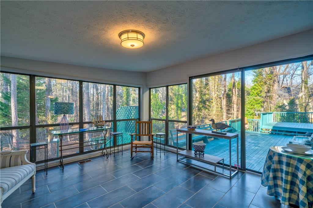 809 Willow Oak Circle