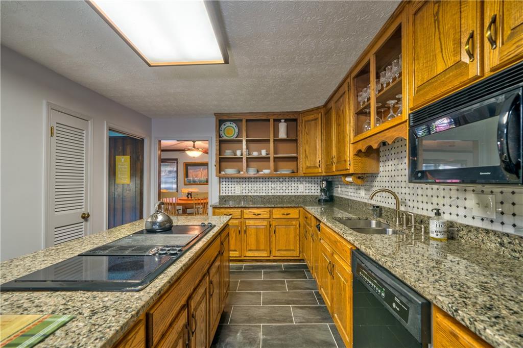 809 Willow Oak Circle