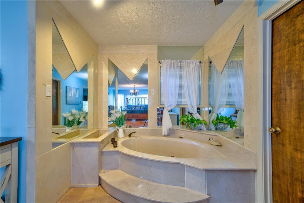 809 Willow Oak Circle