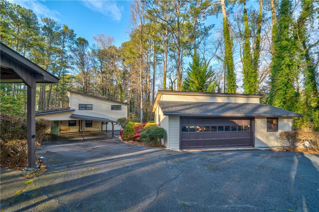 809 Willow Oak Circle