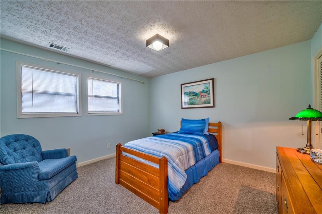 809 Willow Oak Circle